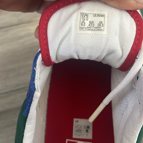 Vans - Picture 5 of 7